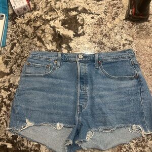 Levi’s 501 Classic High-Waist Distressed Denim Shorts - Blue